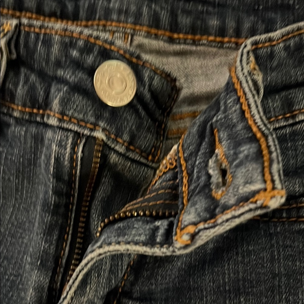 Levi’s Classic Blue Denim Shorts Stitched Hemmed legs - Picture 6 of 9